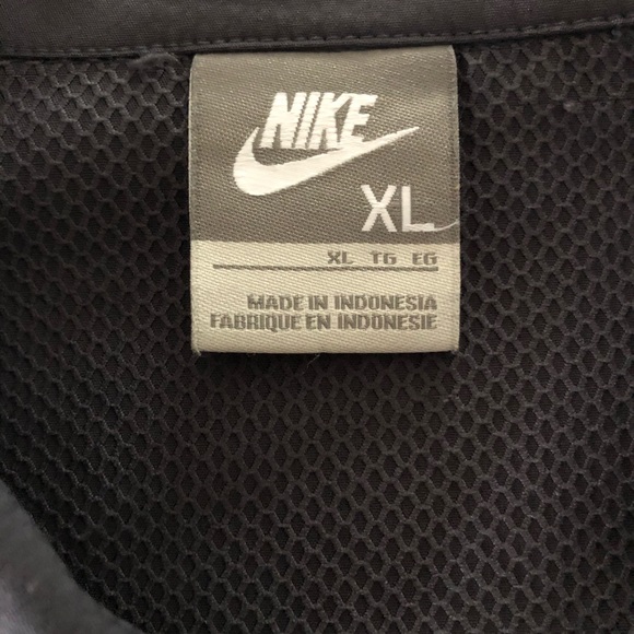 Men’s Nike lightweight polo - Picture 3 of 8